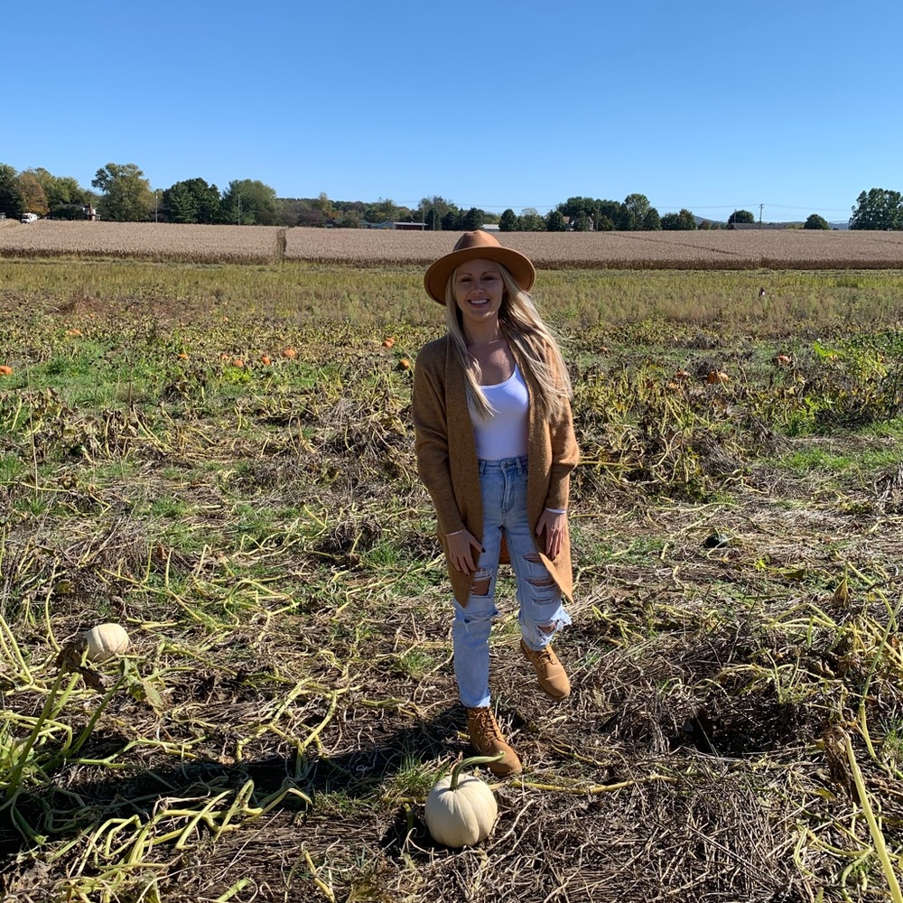 Meet your Posher, Hannah